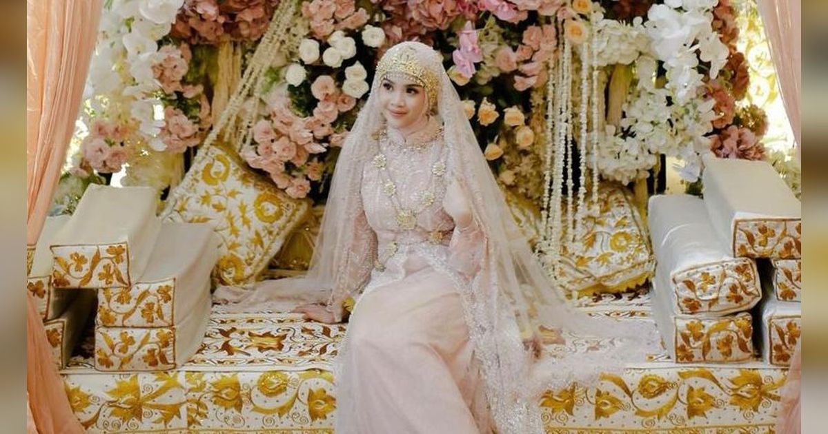 Potret Calon Istri Chand Kelvin, Dea Sahirah Jalani Tradisi Boh Gaca, Dekorasinya Mewah