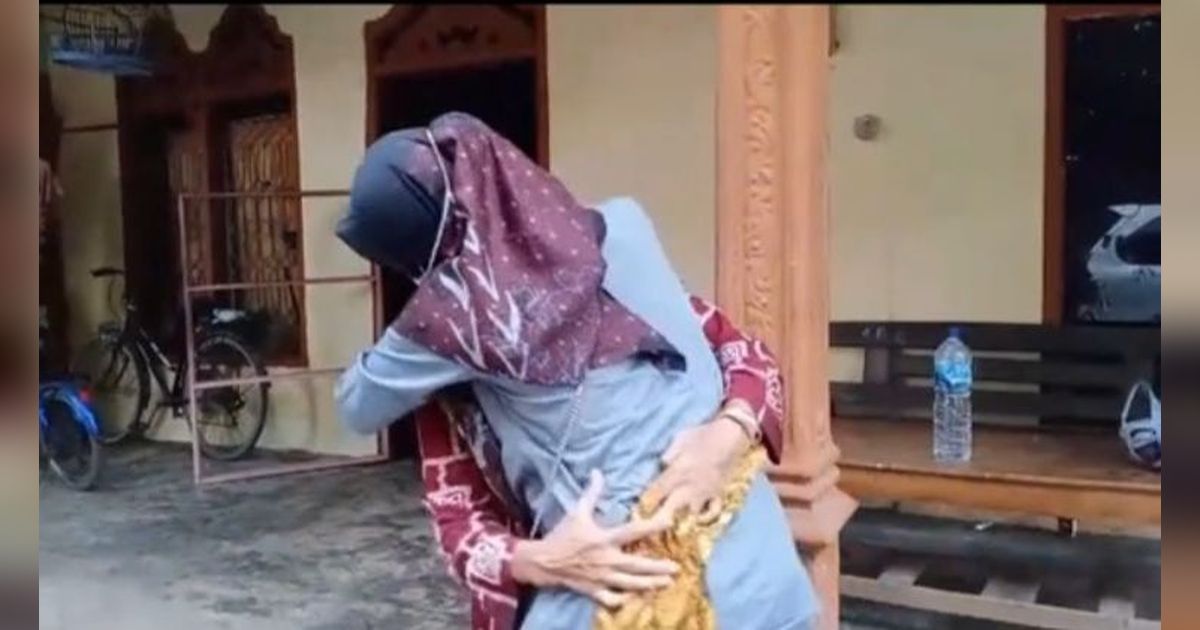 Detik-Detik Pertemuan Kembali Ibu dan Anaknya yang Diculik Tahun 90-an, Begini Kisahnya