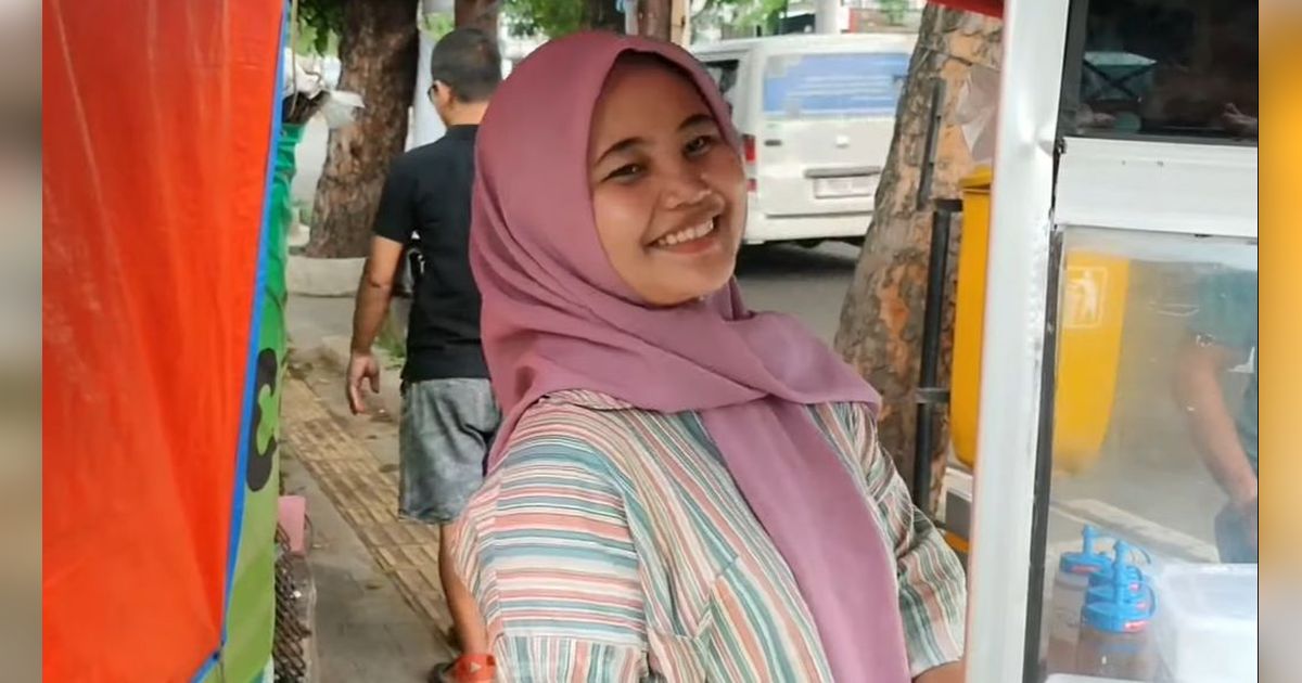 Modal Tak Sampai Rp100 Ribu, Teteh di Bogor Sukses Raup Rp1 Juta per Hari dari Jualan Cireng Pinggir Jalan