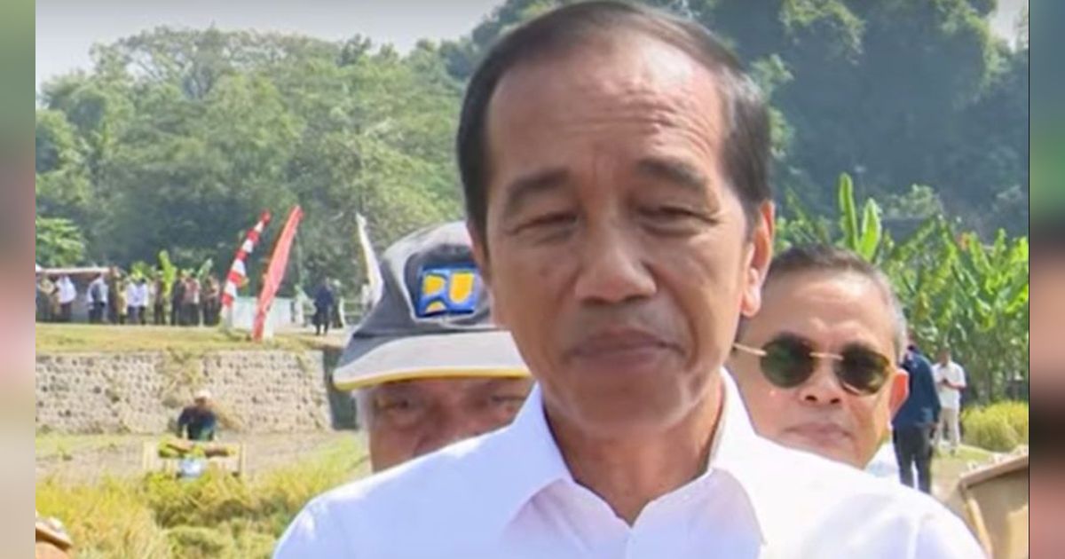 Jokowi Belum Teken Keppres Pemberhentian Hasyim Asy'ari dari Ketua KPU