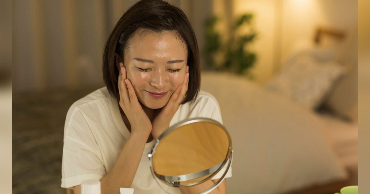 Rawat Kulit Lebih Intens di Malam Hari dengan Rangkaian Skincare yang Tepat