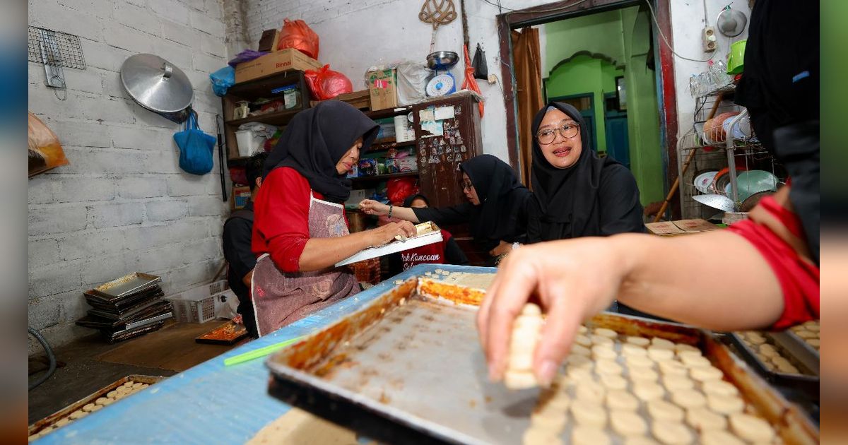 Berdayakan Pasien ODGJ, Usaha Rumahan Kue Kacang di Banyuwangi Beromset Ratusan Juta