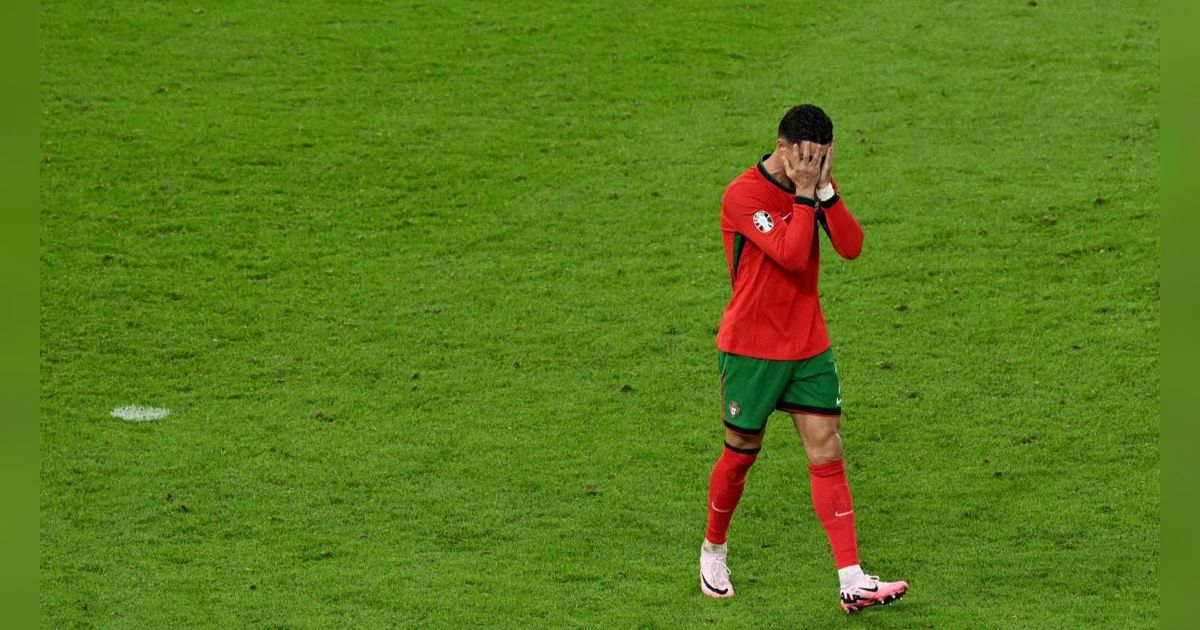 FOTO: Pahitnya Akhir Perjalanan Cristiano Ronaldo di Euro: Tak Ada Gol, Portugal Tersingkir