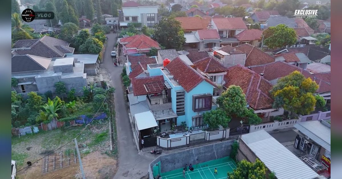 10 Potret Rumah Megah Dide, Vokalis Grup Band Hijau Daun yang Ada di Gang Sempit