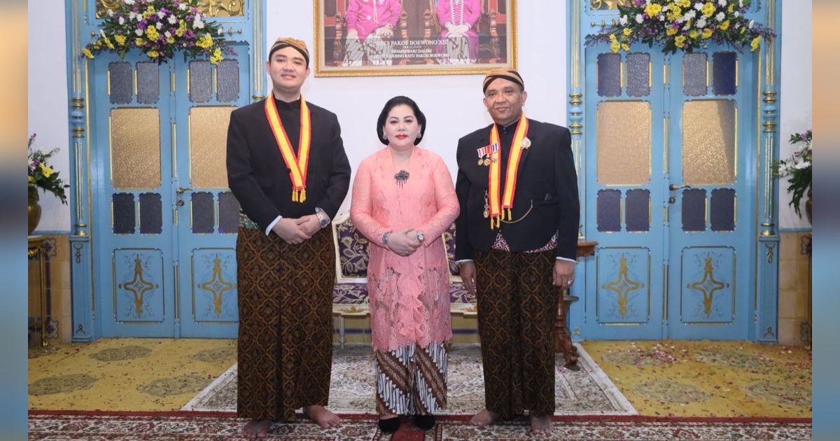 FOTO: Kraton Kasunanan Surakarta Hadiningrat Beri Anugerah Wamenaker Afriansyah Noor Gelar Kehormatan “Kanjeng Pangeran”