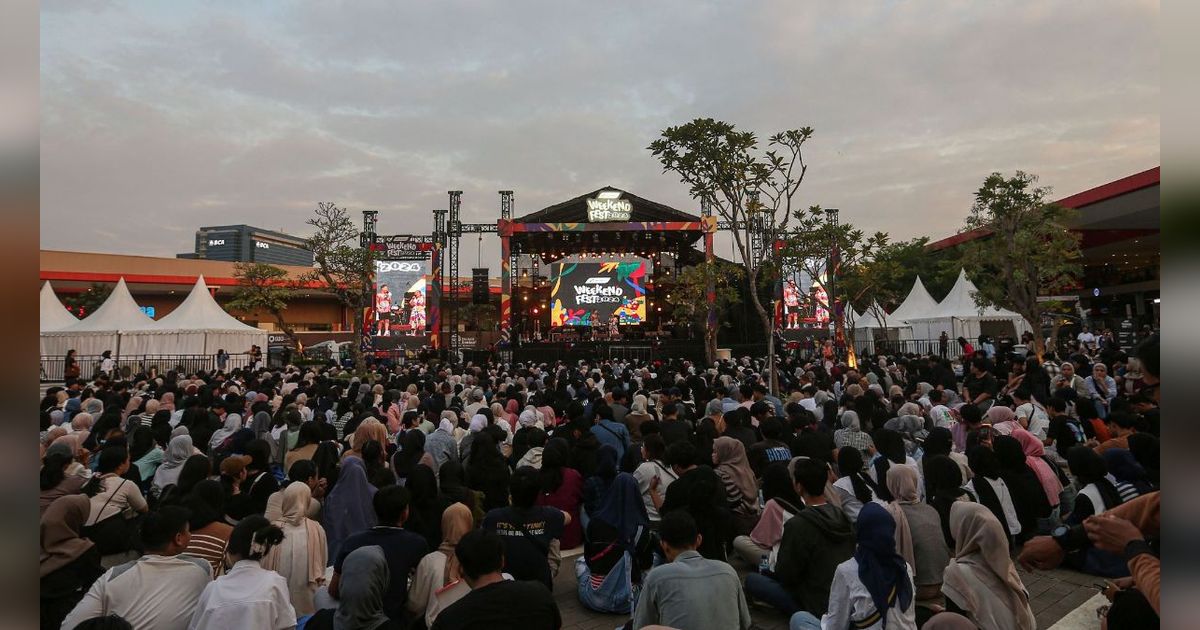 FOTO: Semarak Gelaran Pertamina Weekend Fest 2024 Dipadati Ribuan Pengunjung Muda Mudi