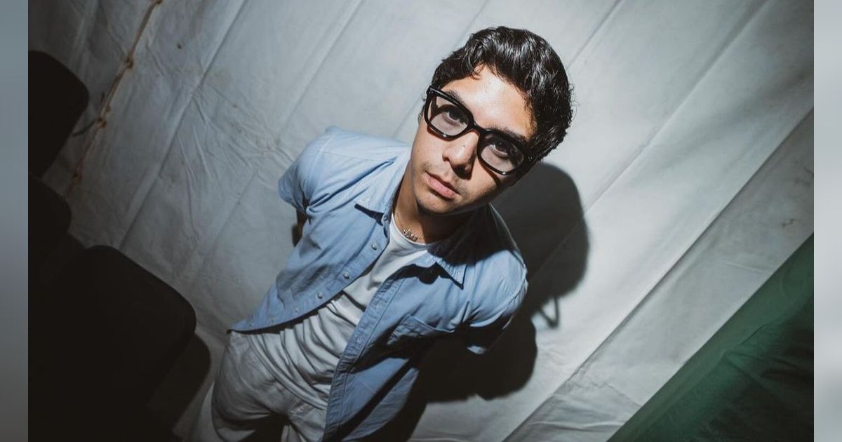 Heboh! Al Ghazali Pajang Foto Mesra Bareng Alyssa Daguise