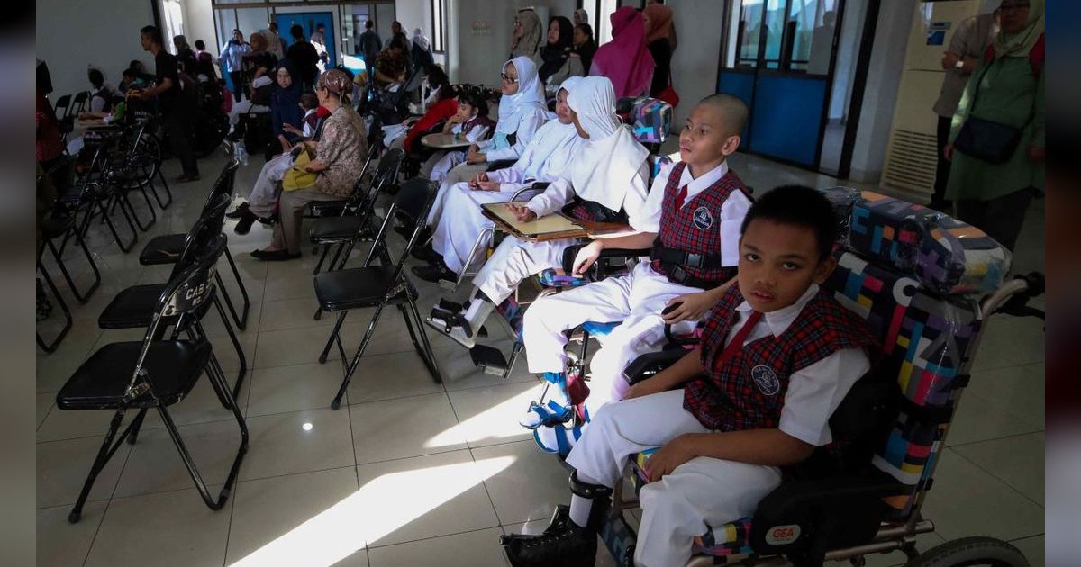 FOTO: Keceriaan Siswa SLB YPAC Jakarta di Hari Pertama Mengikuti Kegiatan Sekolah