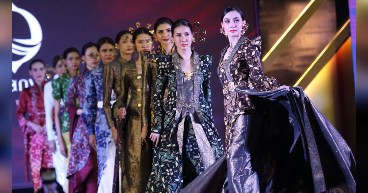 FOTO: Pesona Memikat Batik Taliabu Karya Eko Tjandra dalam Selaras Wastra