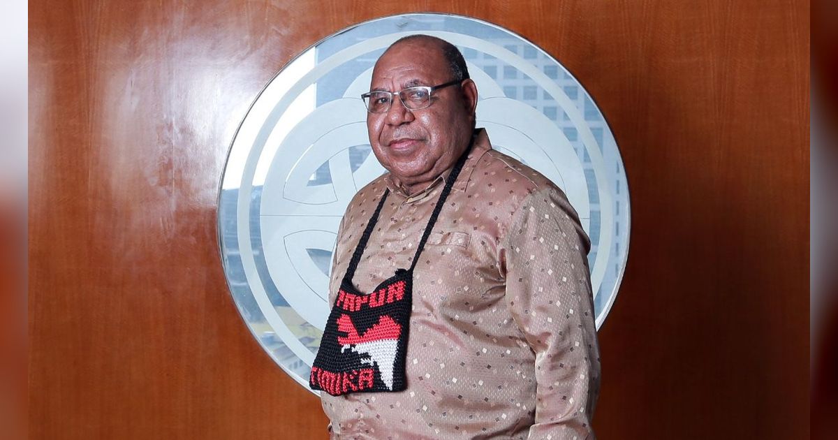 Sisi Lain Pak Guru Manu, Bakal Calon Wakil Bupati Mimika