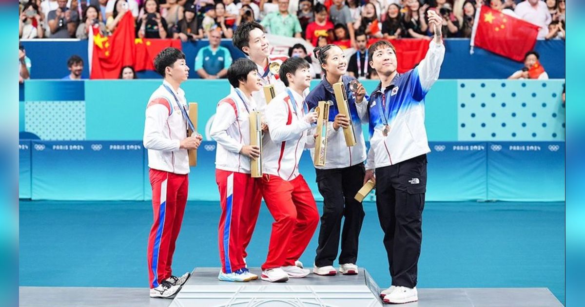 Momen Langka Atlet Korut dan Korsel Foto Bareng di Olimpiade 2024 Paris