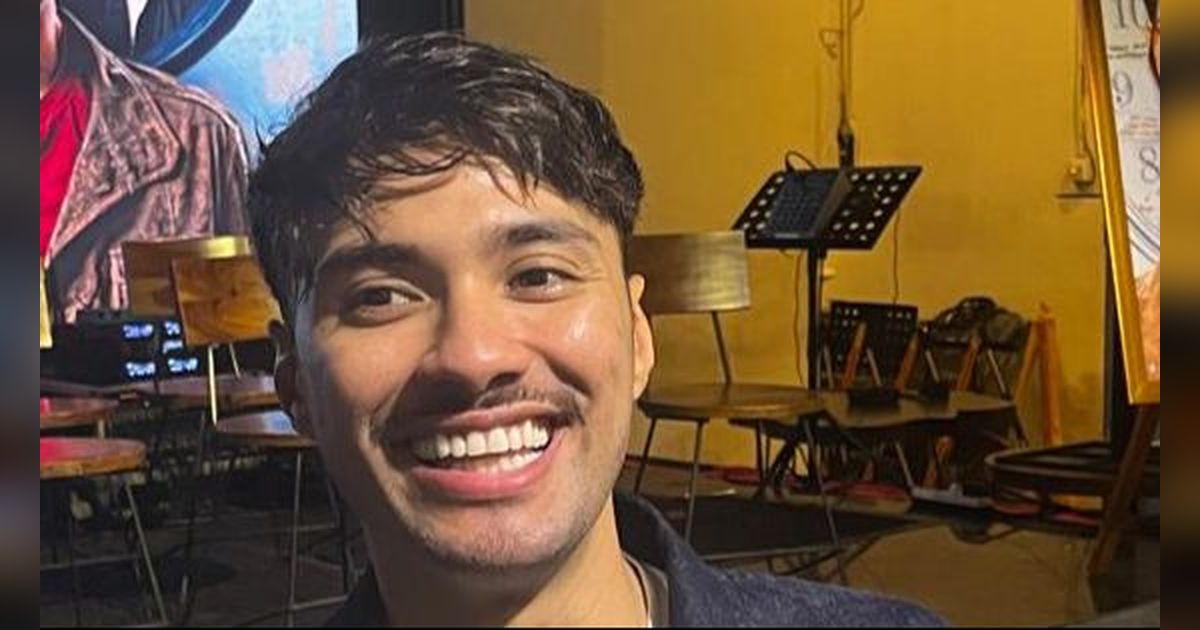 Refal Hady Ternyata Punya Kisah Percintaan yang Sama Dengan Film Ini