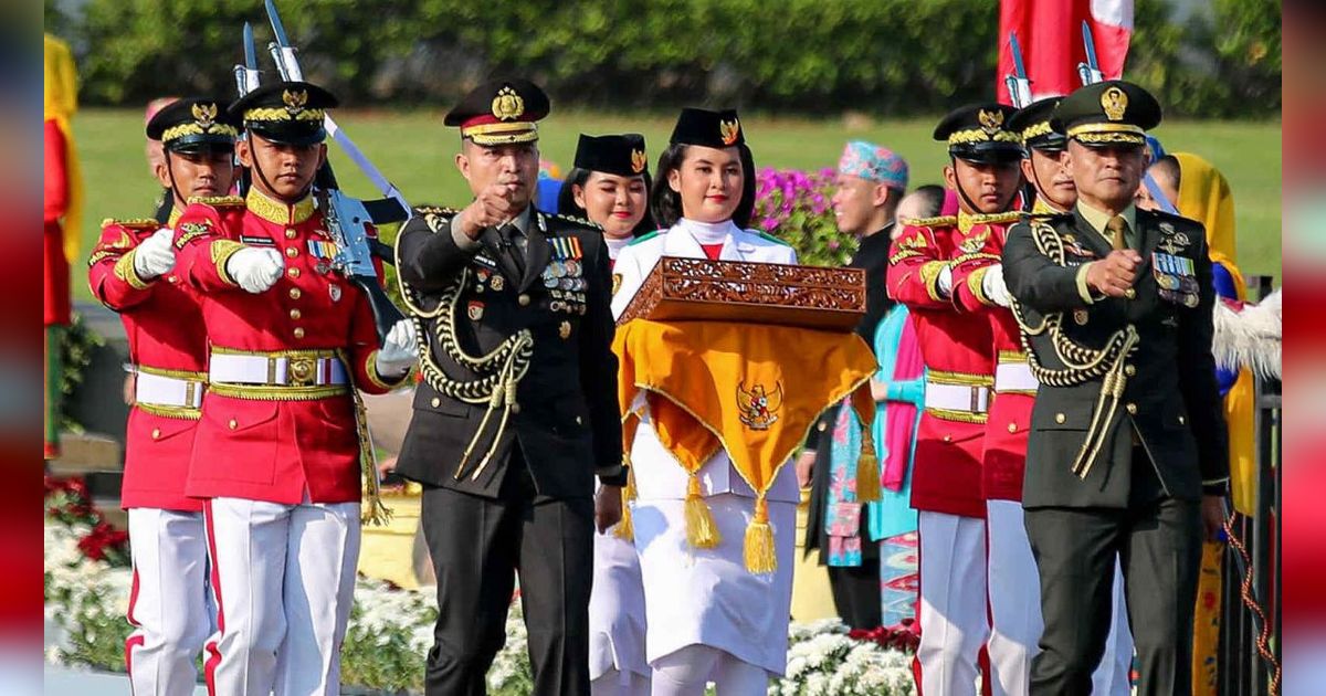 FOTO: Detik-Detik Bendera Merah Putih dan Naskah Proklamasi Tinggalkan Monas Menuju IKN