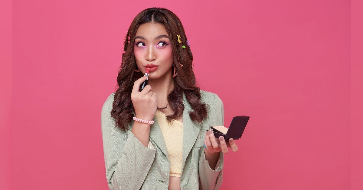 Jangan Buang Begitu Saja Lipstik yang Warnanya Tak Cocok, Coba deh Trik Ini