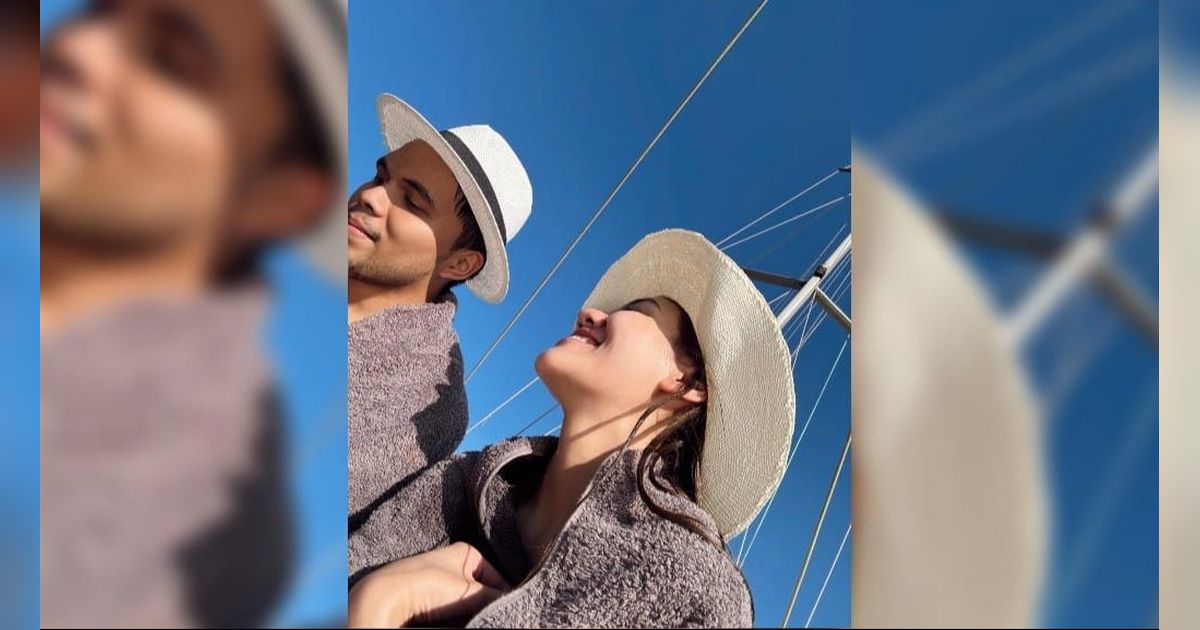 10 Potret Romantis Aaliyah Massaid dan Thoriq Halilintar Honeymoon di Santorini, Mesra Banget di Atas Kapal