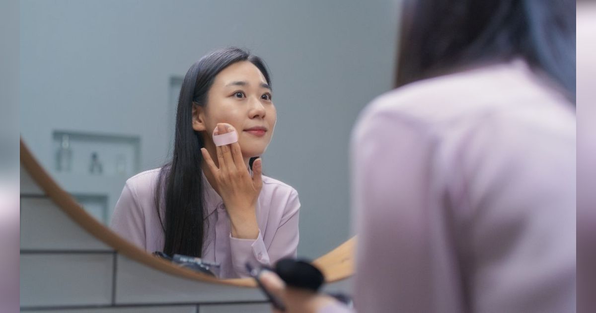 Lebih Mudah Bikin Makeup Glowing dengan Semua Jenis Cushion, Cukup Lakukan Trik Ini