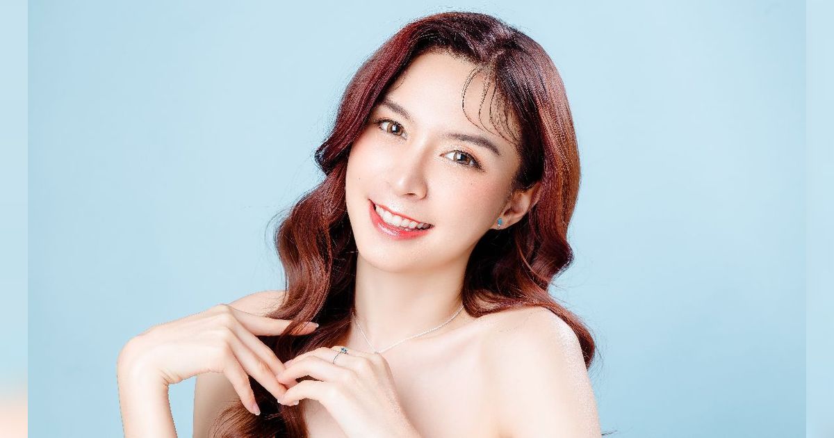 Tampil Glamor dengan Riasan Mata Ala Korea yang Didominasi Warna Netral