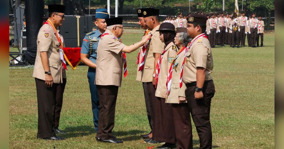 FOTO: Momen Wapres Ma'ruf Amin Pimpin Upacara Hari Pramuka ke-63