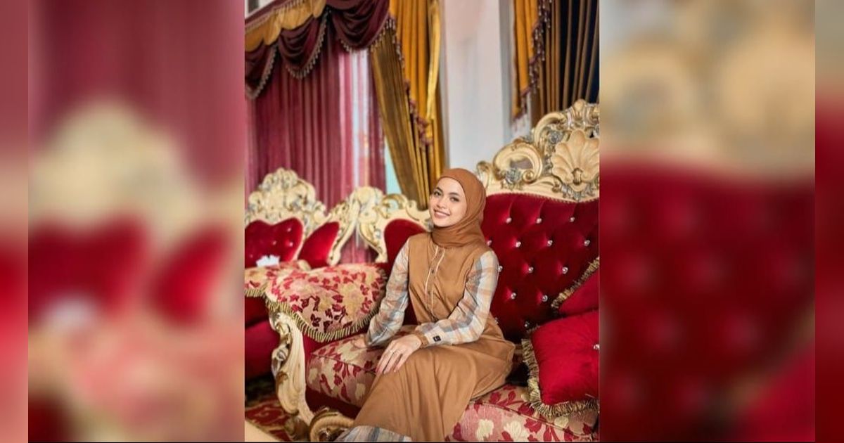 Potret Cantik Putri Isnari Tampil Mengenakan Busana Hijab, Kini jadi Menantu 'Crazy Rich' Kalimantan