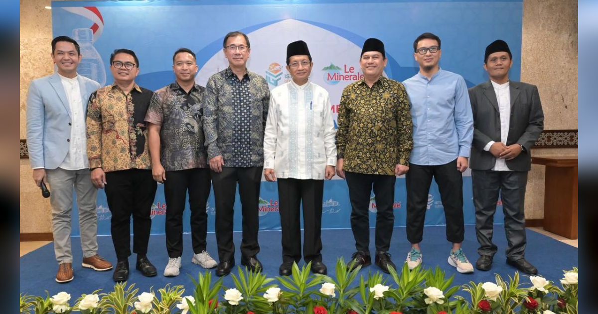 Bangga Produk Indonesia, Ahsan dan Dude Herlino  Beri Pujian Kolaborasi Masjid Istiqlal dengan Le Minerale