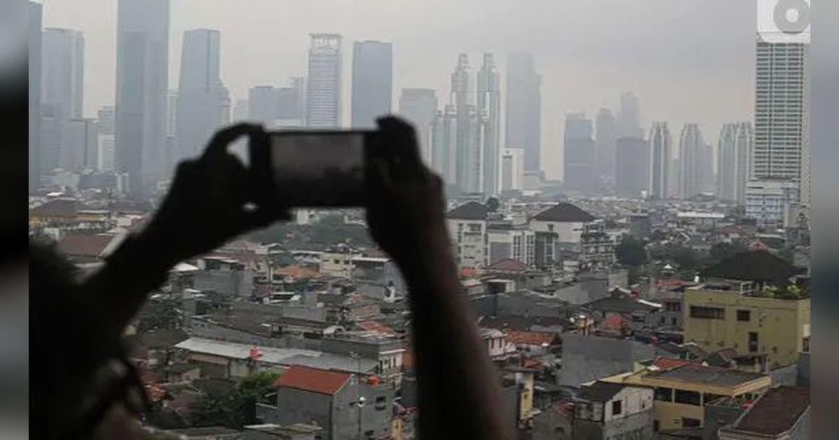 Menyikapi Masalah Kualitas Udara Buruk di Jakarta, Luhut Mengusulkan Peningkatan Penggunaan Kendaraan Listrik