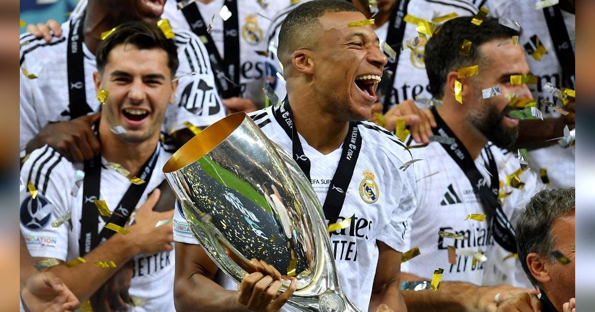 FOTO: Debut Gemilang Kylian Mbappe di Real Madrid Sukses Cetak Gol dan Angkat Trofi Juara Piala Super Eropa 2024