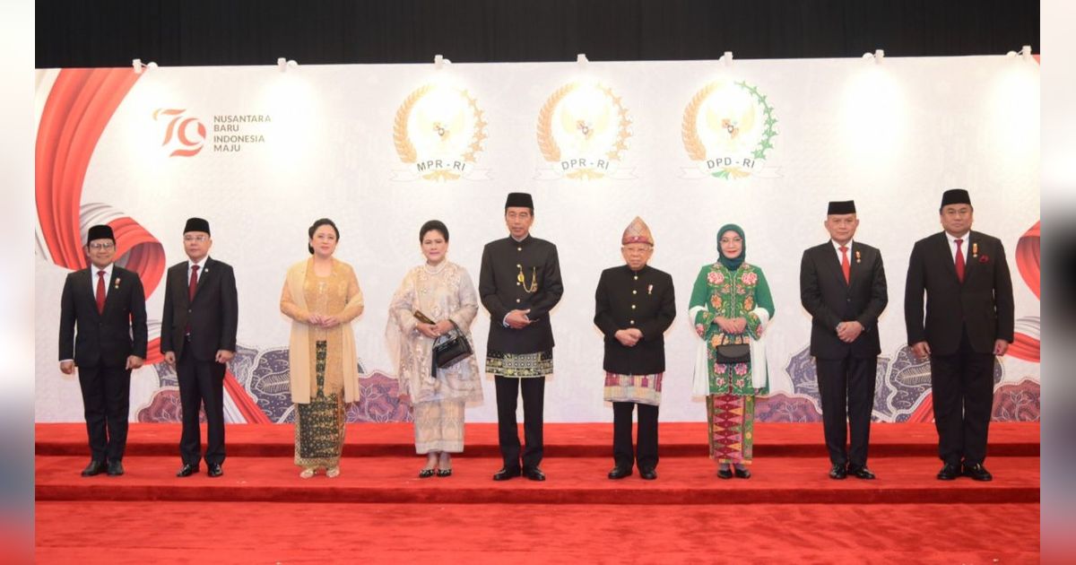 FOTO: Gaya Presiden Jokowi Berbusana Adat Betawi di Sidang Tahunan MPR