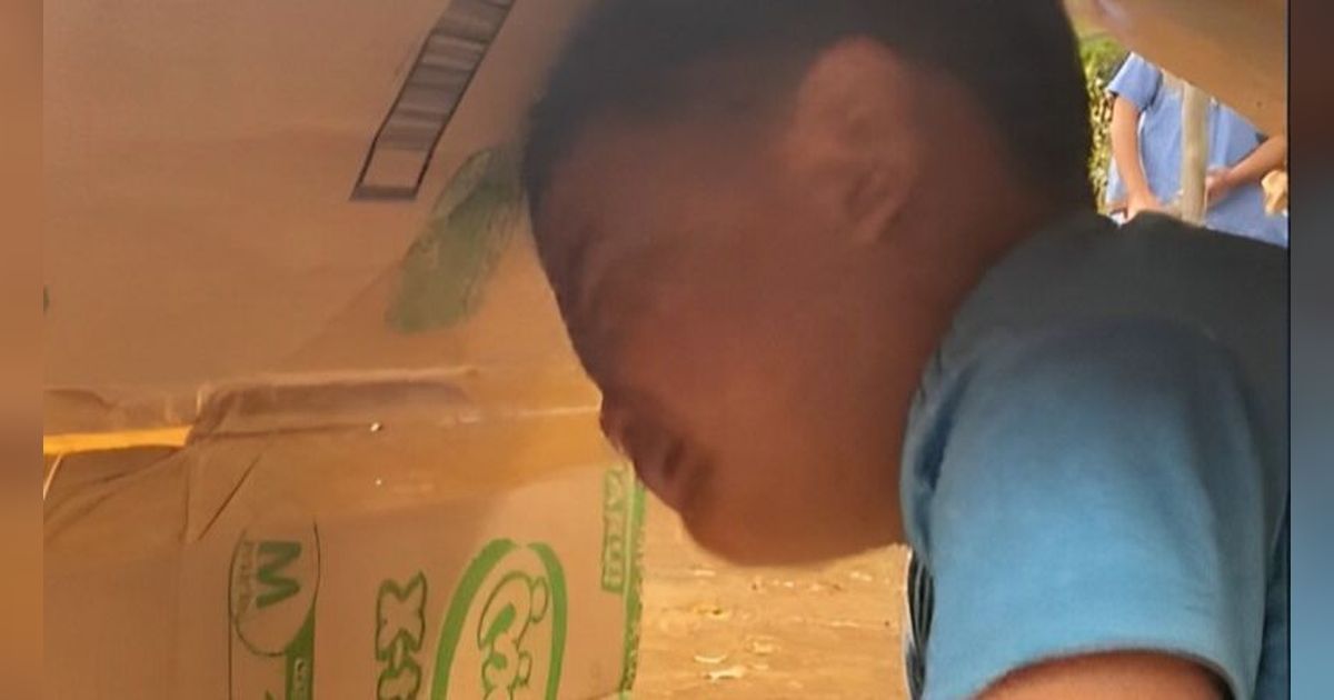 Kocaknya Bocah Lomba Merangkak Saat 17 Agustus, Sambil Nangis tapi Tetap Lanjut