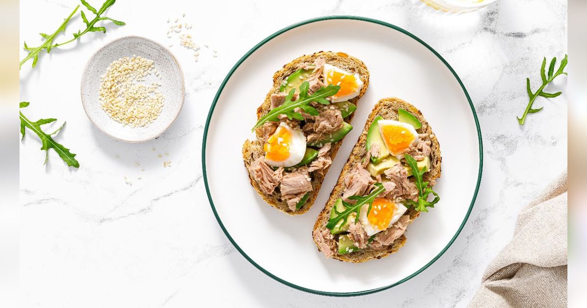 Sarapan Praktis dan Sehat, Resep Simpel Avocado Egg Salad Toast