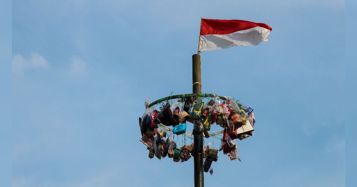 Perjuangan Sepenuh Hati Bocah Peserta Lomba Makan Biskuit Agustusan, Sampai Tersedak Nontonnya