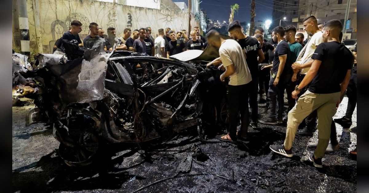 FOTO: Serangan Udara Israel Sasar Mobil Melintas di Jalan Raya Jenin Tepi Barat, Bunuh Dua Anggota Senior Hamas