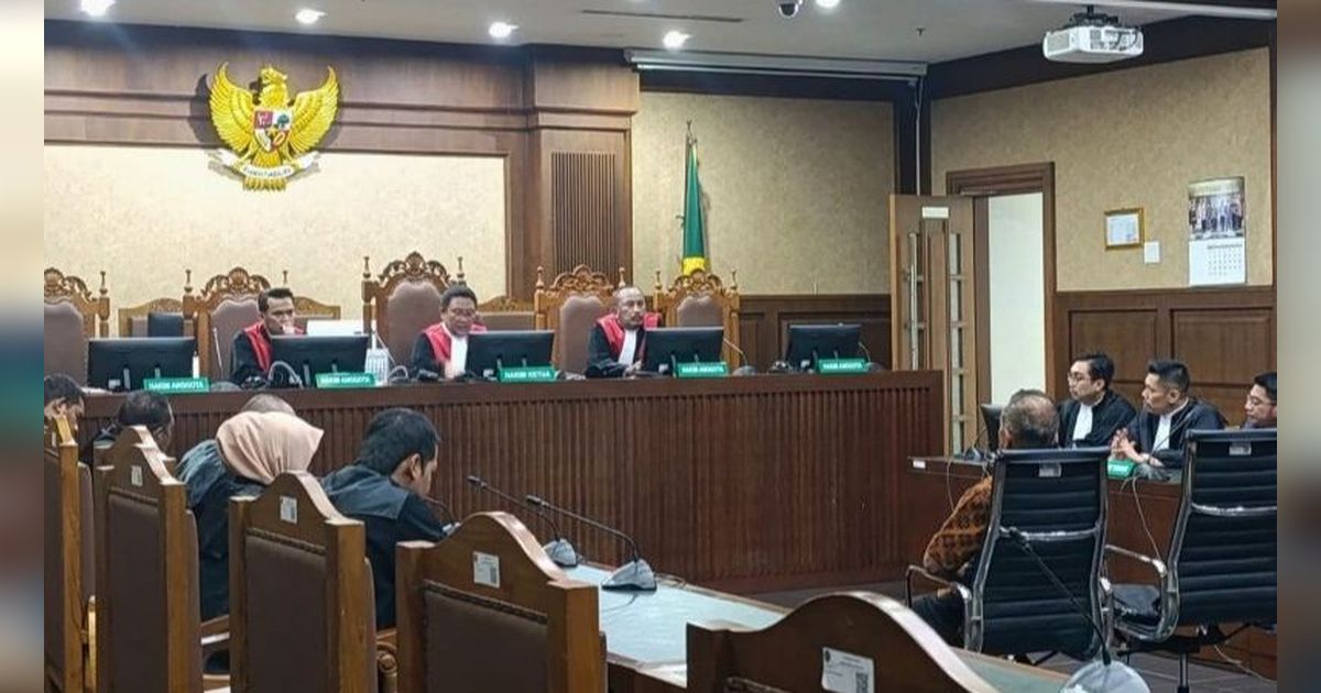 Dinilai Sopan Selama Sidang, Emirsyah Satar Divonis 5 tahun Penjara, Lebih Rendah dari Tuntutan JPU