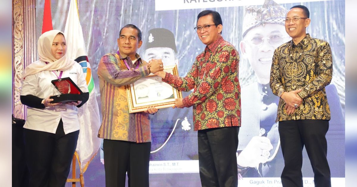 Raih Penghargaan ADLG Award 2024, Sekda Kota Balikpapan Ungkap Tantangan Digitalisasi di Daerah