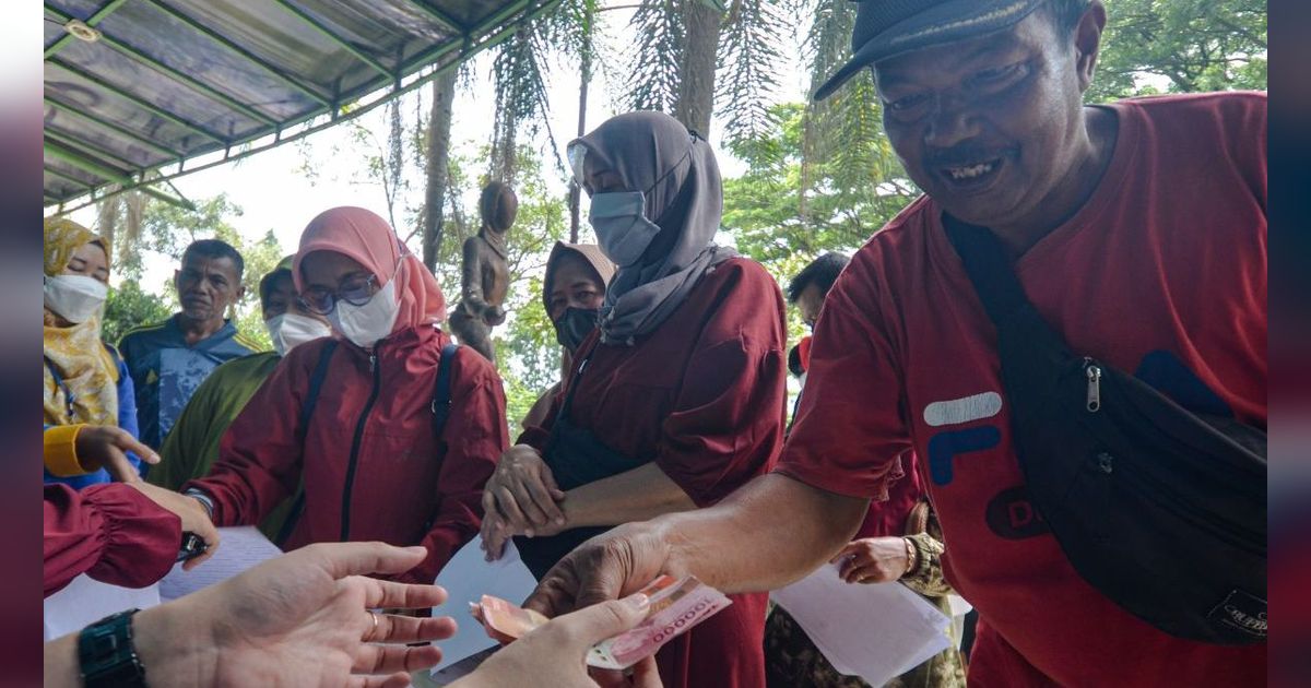 Daftar Bansos yang Bakal Cair Bulan Agustus 2024, Sudah Terdaftar?