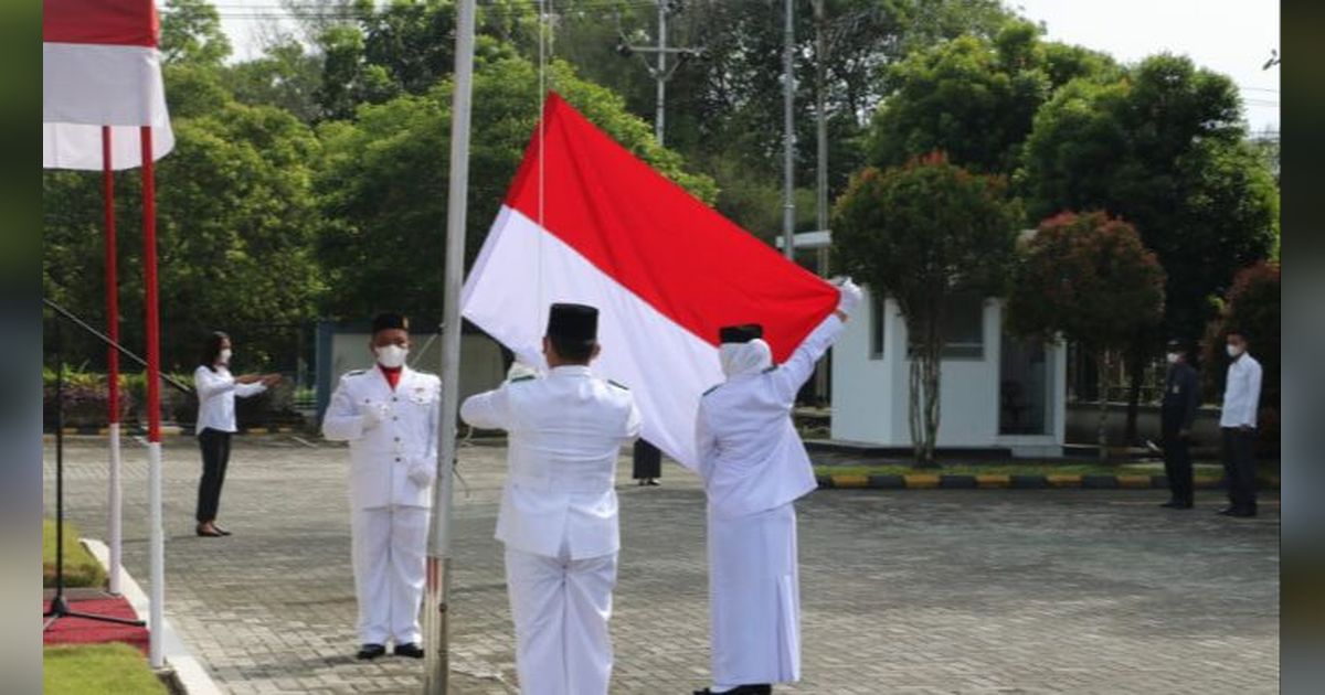Menyelinap Pakai WA Ayah, Bocil Kirim Pesan Tak Bisa Ikut Upacara HUT RI ke Guru, Alasannya Bikin Tepok Jidat