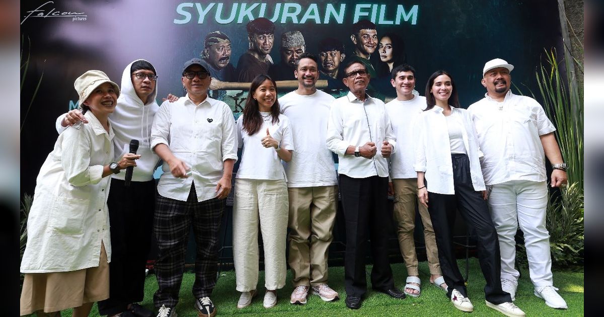 Tembus 1,5 Juta Penonton, Para Pemanin Film Kang Mak From Pee Mak Bikin Acara Syukuran