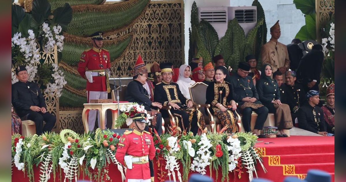 Prabowo Dikawal Mayor Teddy, Jalan di Luar Karpet Merah saat Upacara di Istana IKN