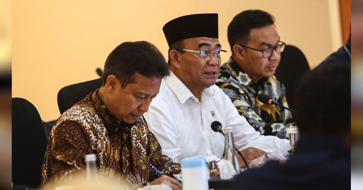 FOTO: Menko PMK Muhadjir Effendy Gelar Rapat Tingkat Menteri Bahas Pencegahan dan Penanganan Pornografi