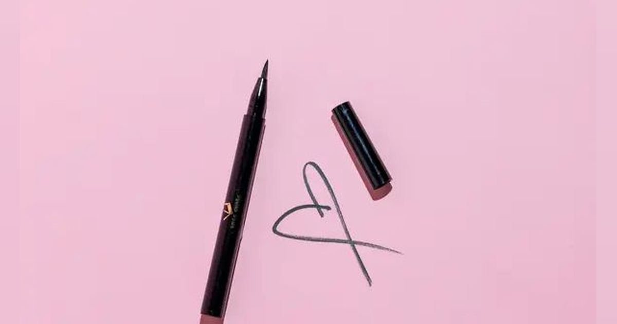 Cara Membuat Eyeliner dengan 1 Bahan Saja dan Hanya Butuh Waktu 5 Menit