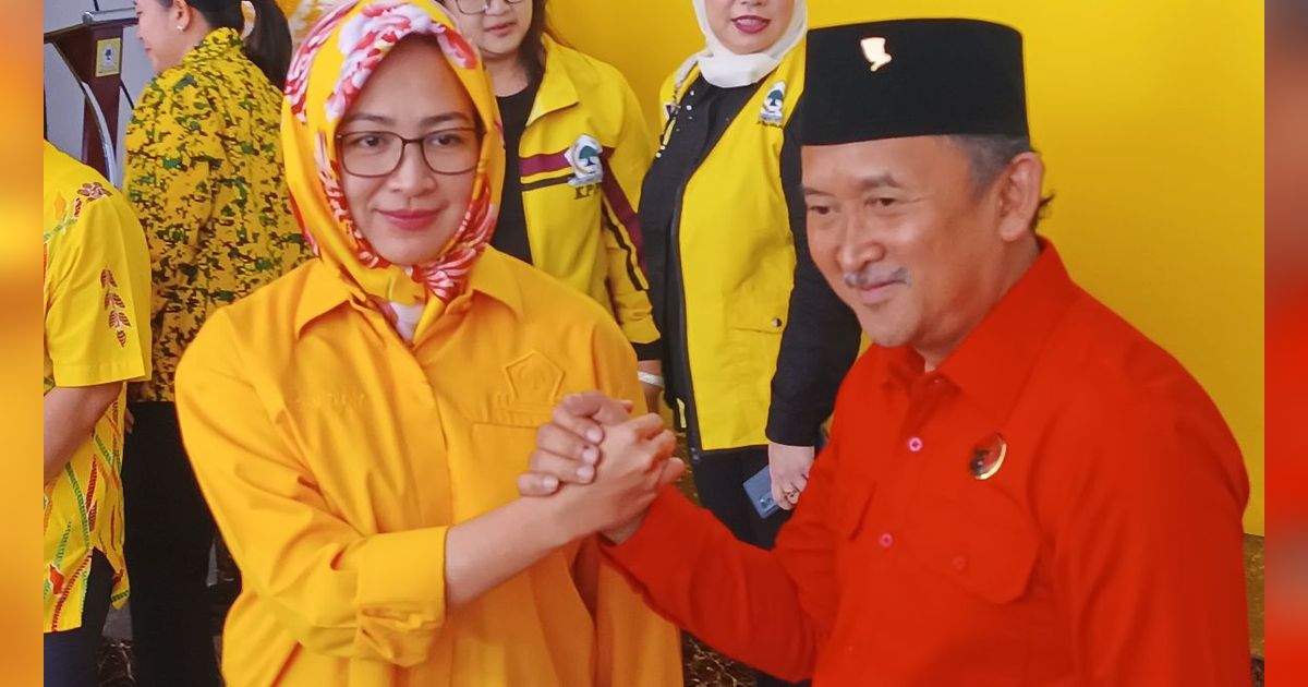 FOTO: Kembali Berbaju Kuning, Airin Tersenyum Akhirnya Golkar Usung untuk Pilkada Banten