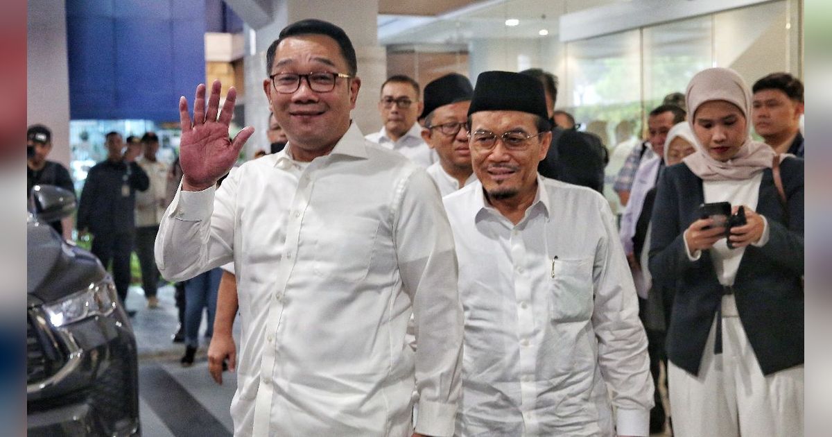 FOTO: Gaya Santai RK-Suswono Jalani Tes Kesehatan Pilkada Jakarta, Kompak Berkemeja Putih