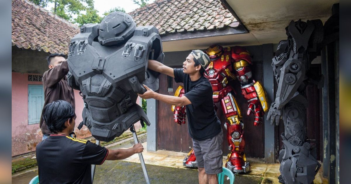 FOTO: Keren! Kostum Robot Hulkbuster Buatan Ciamis Ini Diminati Pasar Internasional