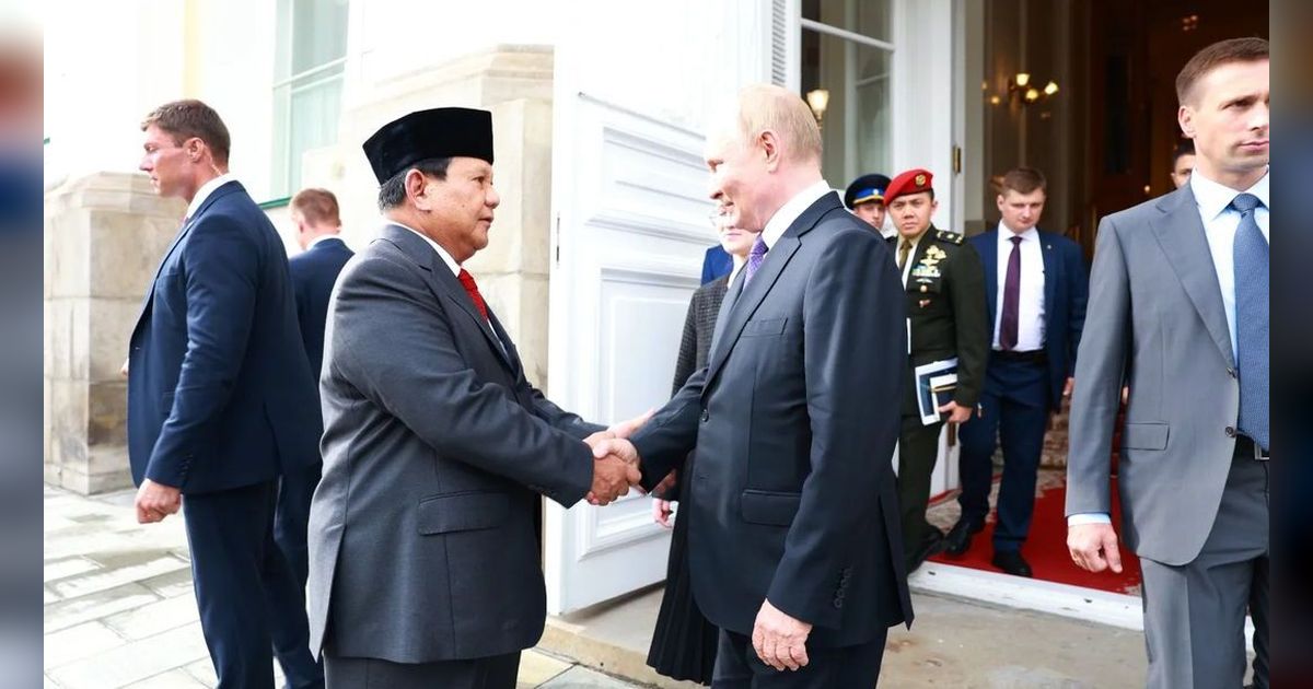 VIDEO: Reaksi Presiden Putin saat Mayor TNI Teddy Ajudan Prabowo Beri Hormat di Istana Kremlin