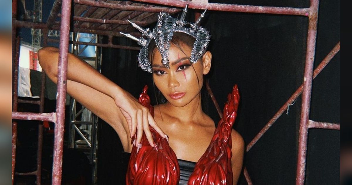 13 Gaya Artis di Jember Fashion Carnaval 2024, Kostum Aurel Hermansyah & Bella Bonita Heboh