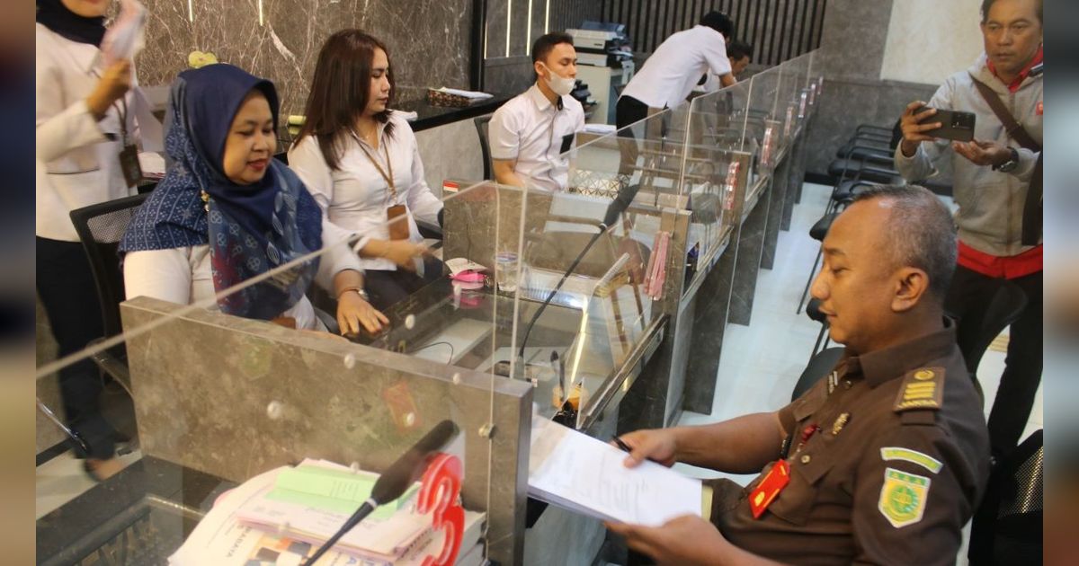 Jaksa Resmi Ajukan Kasasi Perkara Ronald Tannur, Rieke Diah Pitaloka Sambangi Kejati Jatim