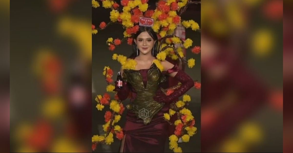 Potret Bella Bonita saat Melenggang di Runway Jember Fashion Carnaval 2024, Pesona Cantiknya Mencuri Perhatian