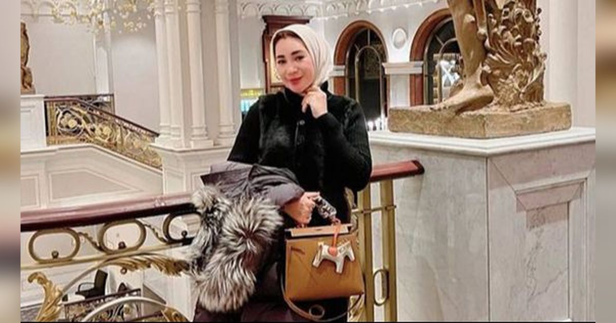 Potret Sederet Gaya Glamor Erin Taulany saat Liburan ke Luar Negri