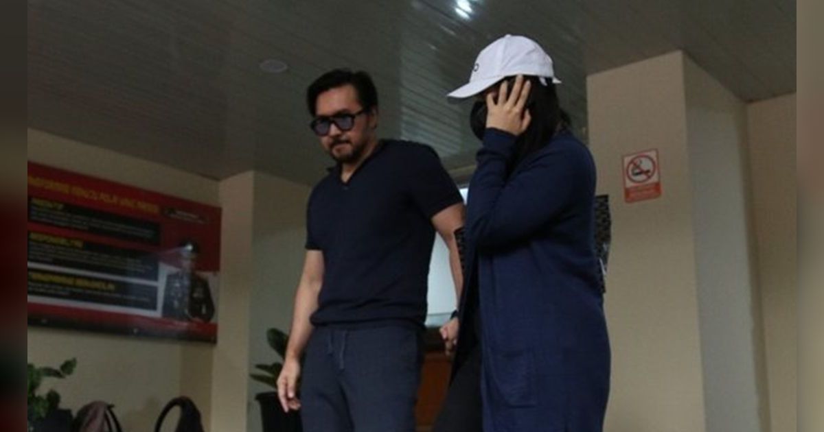 Enggan Beri Komentar, Potret David Bayu Temani Sang Anak Usai Diduga Jadi Pelaku Video Syur