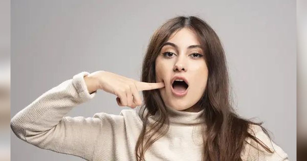 ara Membuat Lesung Pipi Palsu, Hanya dengan Makeup dan Hasilnya Super Cakep