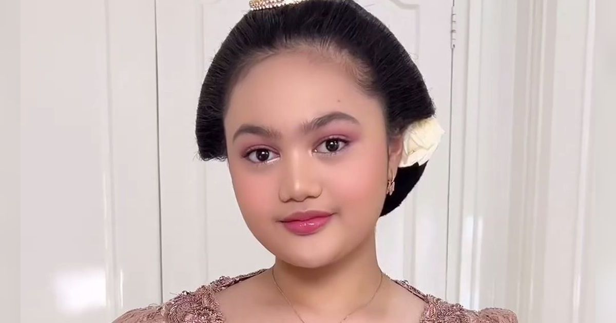 Tampil di Acara HUT ASEAN, 8 Potret Amora Lemos Pakai Kebaya, Kecantikannya Bikin Pangling